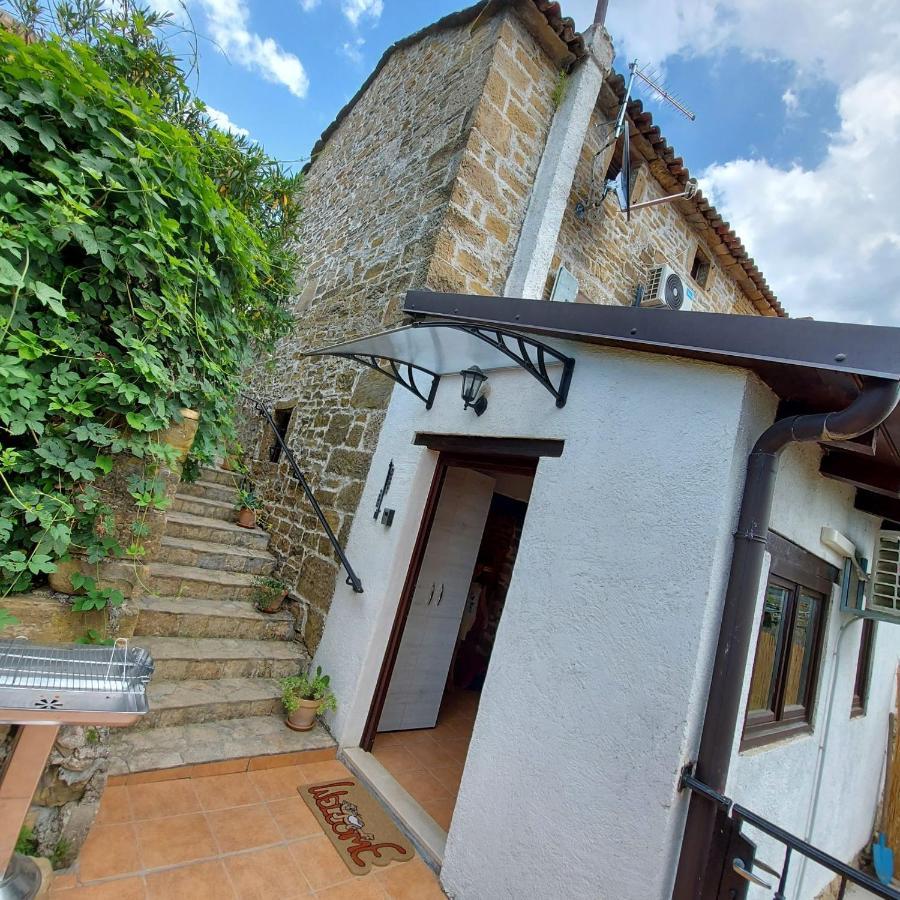 Casa Leonarda, old authentic Istrian stone house near Motovun, central Istria Zamask Esterno foto